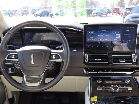 Used 2024 Lincoln Navigator L Black Label image 16