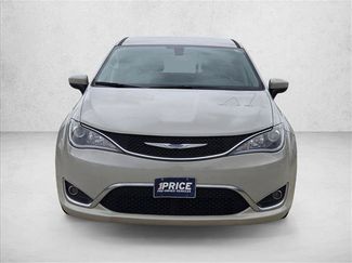 Used 2017 Chrysler Pacifica Touring Plus w/ Tire & Wheel Group FWD video 2