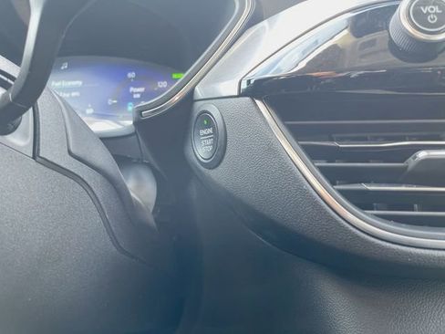 Used 2022 Ford Escape Titanium w/ Class II Trailer Tow Package image 18