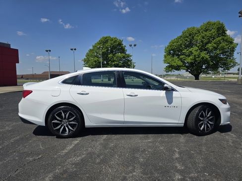 Used 2018 Chevrolet Malibu LT w/ Sport Package FWD image 14