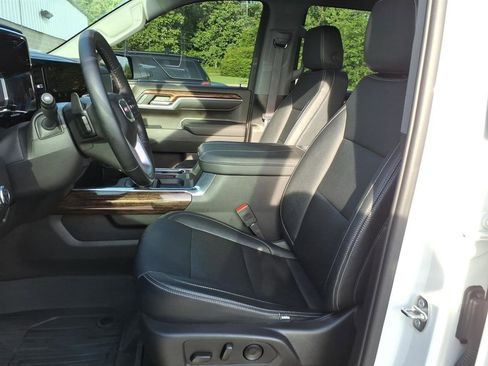 Used 2024 GMC Sierra 1500 Elevation w/ Preferred Package AWD/4WD image 14