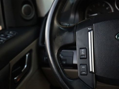 Used 2012 Land Rover LR2 HSE image 31