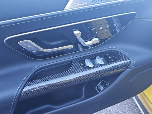 Used 2022 Mercedes-Benz SL 55 AMG 4MATIC image 11