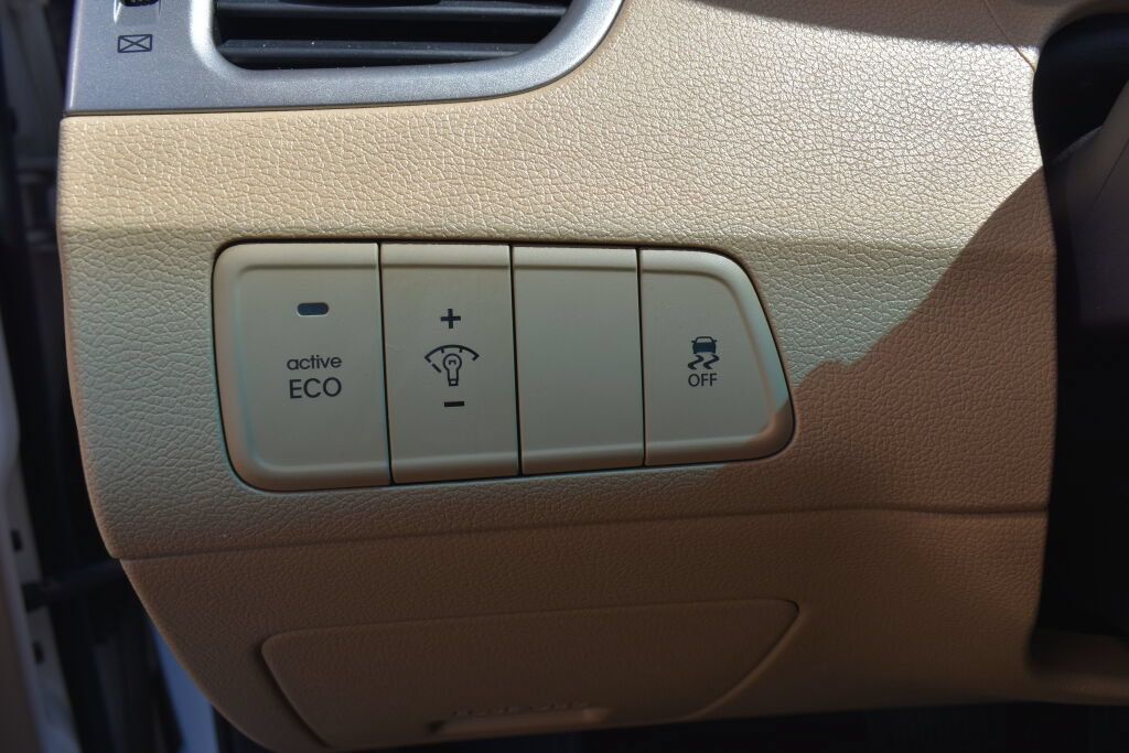 Used 2013 Hyundai Elantra Limited FWD image 15