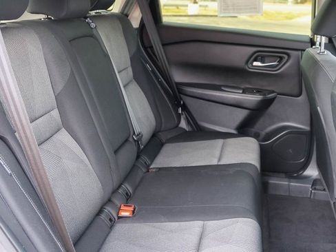 Used 2024 Nissan Rogue SV image 17