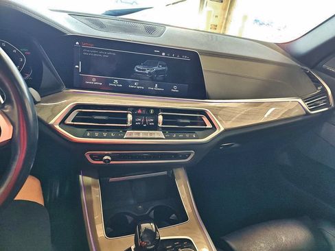 Used 2020 BMW X5 M50i w/ Dynamic Handling Package AWD/4WD image 17