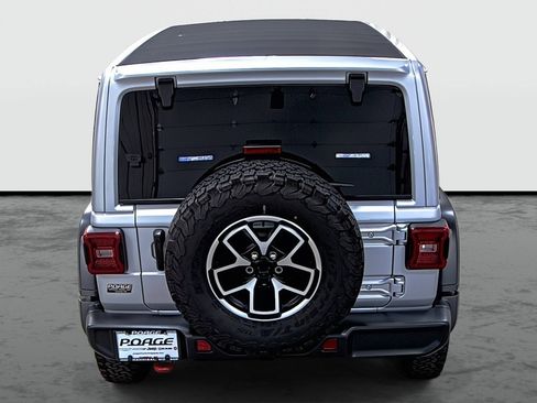 Used 2024 Jeep Wrangler Unlimited Rubicon AWD/4WD image 3