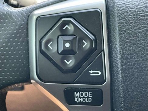 Used 2019 Toyota 4Runner SR5 AWD/4WD image 29