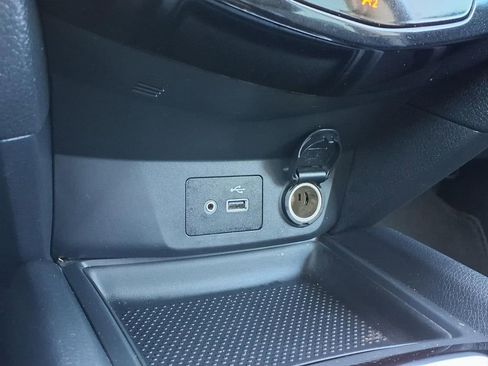 Used 2020 Nissan Rogue S image 27