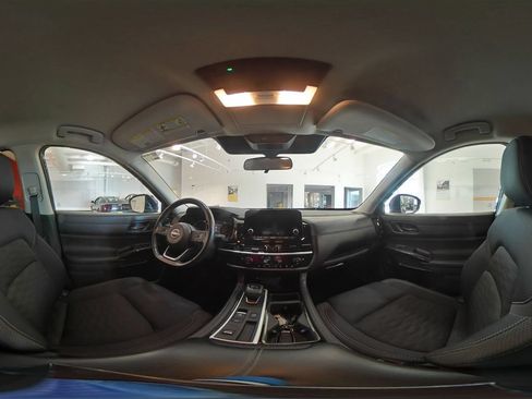 Used 2025 Nissan Pathfinder SV FWD image 44
