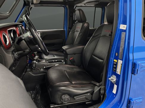 Used 2022 Jeep Wrangler Unlimited Rubicon AWD/4WD image 4