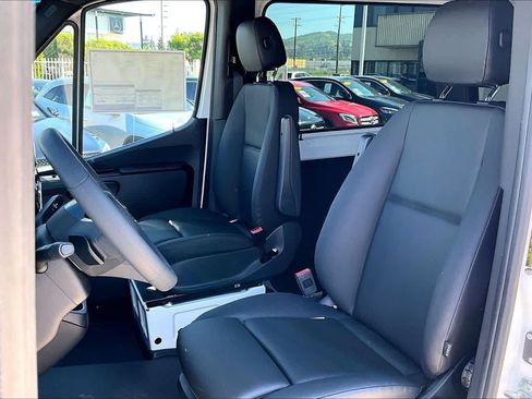 New 2026 Mercedes-Benz Sprinter 2500 image 9