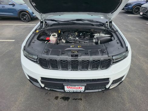 Used 2023 Jeep Grand Cherokee L Laredo AWD/4WD image 30