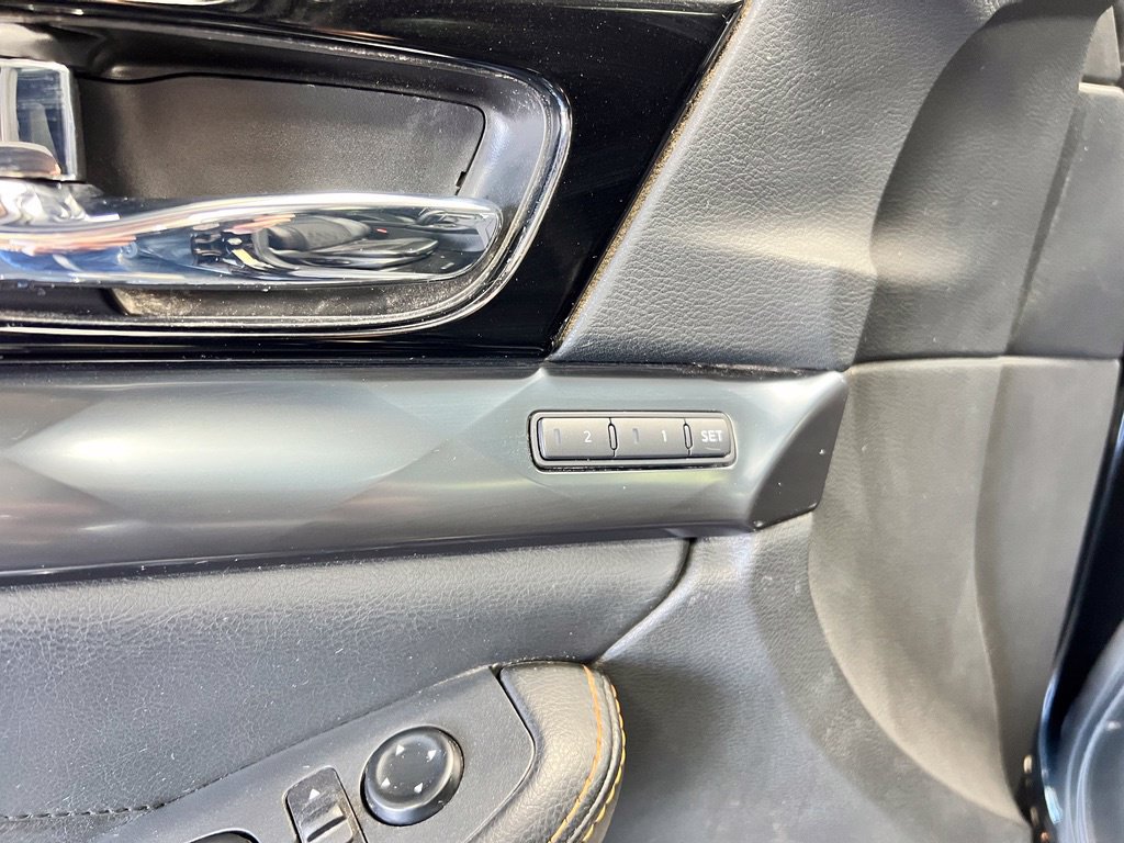 Used 2023 Nissan Maxima SR w/ Sport Mat Group FWD image 25