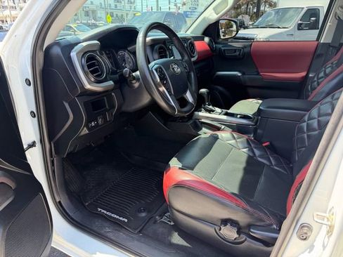 Used 2017 Toyota Tacoma SR5 w/ Tow Package AWD/4WD image 11