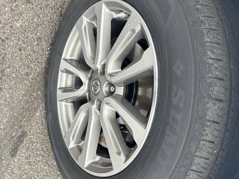 Used 2016 Nissan Pathfinder SV AWD/4WD image 23