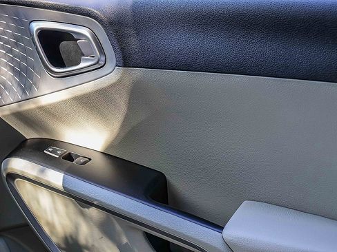 Certified 2023 Kia Soul LX w/ LX Technology Package image 15