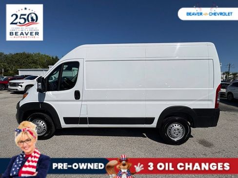 Used 2025 RAM ProMaster 2500 w/ Convenience Group FWD image 4