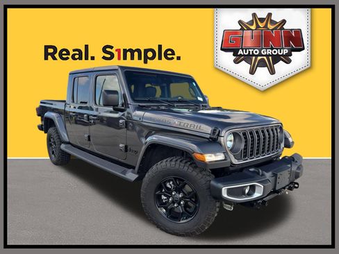 Used 2025 Jeep Gladiator Sport AWD/4WD image 1