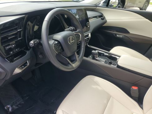 Used 2024 Lexus RX 350 FWD w/ Technology Package image 20