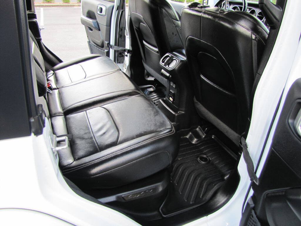 Used 2022 Jeep Wrangler Unlimited Sahara AWD/4WD image 21