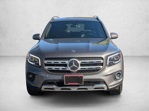 Used 2022 Mercedes-Benz GLB 250 image 2