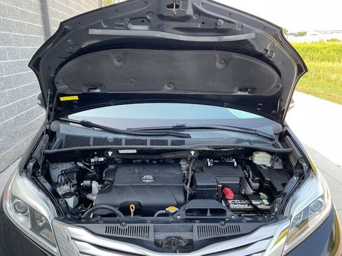 Used 2016 Toyota Sienna Limited w/ Protection Package FWD image 62