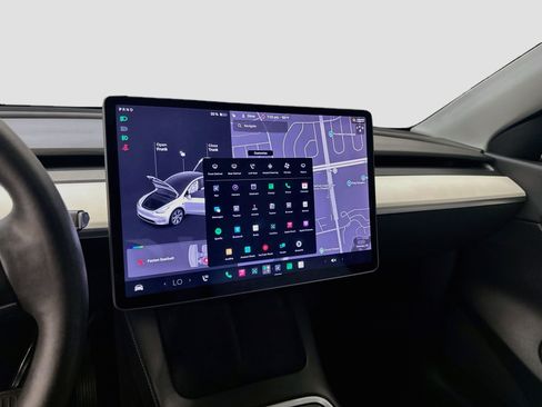 Used 2021 Tesla Model Y Long Range AWD/4WD image 26