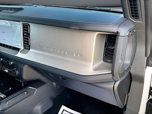 Used 2025 Ford Bronco Outer Banks image 26