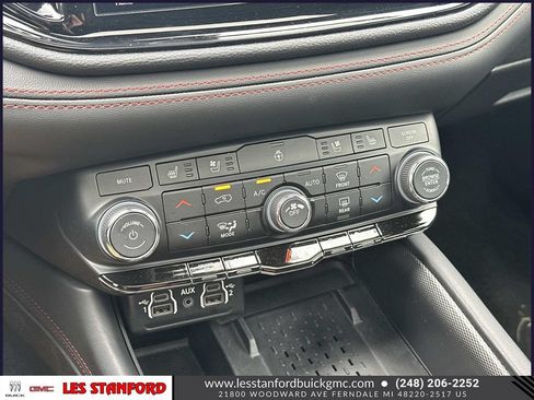 Used 2025 Dodge Durango R/T AWD/4WD image 32