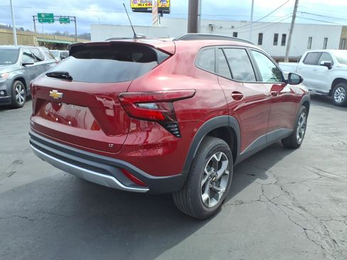 Certified 2025 Chevrolet Trax LT w/ LT Convenience Package image 4