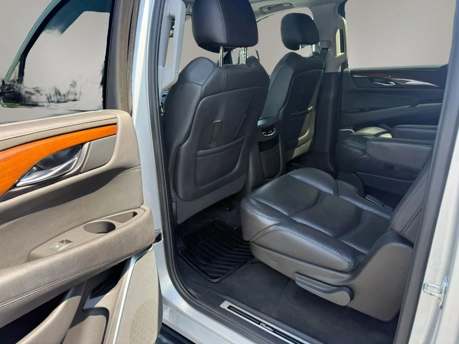 Used 2020 Cadillac Escalade ESV Luxury RWD image 37