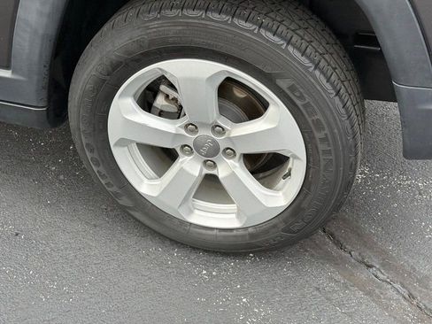 Used 2021 Jeep Compass Latitude w/ Convenience Group image 7