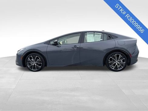 Used 2024 Toyota Prius XLE image 4