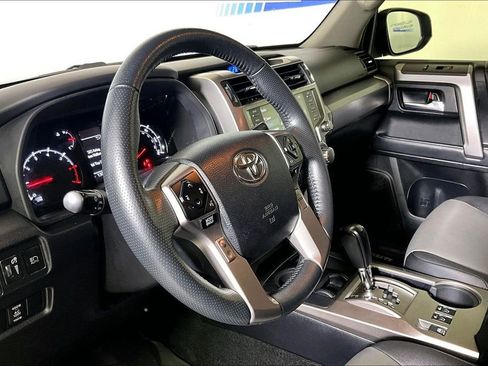Used 2020 Toyota 4Runner SR5 Premium RWD image 10