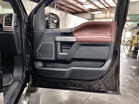 Used 2019 Ford F150 Platinum image 32