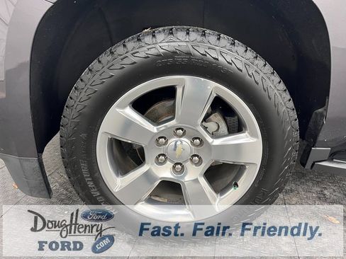 Used 2017 Chevrolet Suburban LT image 20