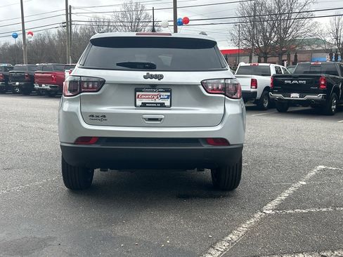 New 2026 Jeep Compass Latitude image 8