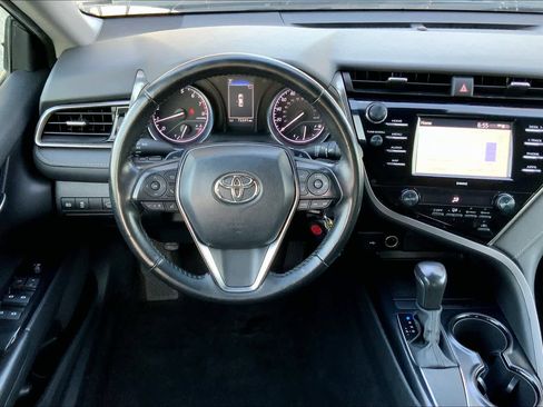 Used 2020 Toyota Camry SE image 6