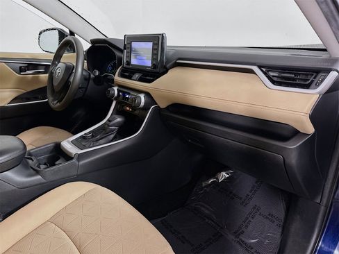 Used 2020 Toyota RAV4 XLE w/ Convenience Package image 29