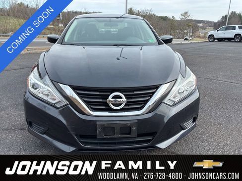 Used 2018 Nissan Altima 2.5 S image 2