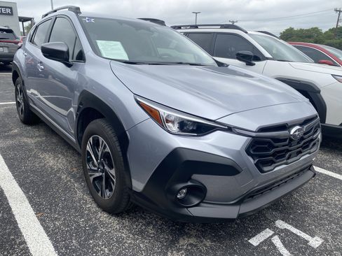 Used 2024 Subaru Crosstrek 2.0i Premium w/ Crosstrek Mirror Package AWD/4WD image 2