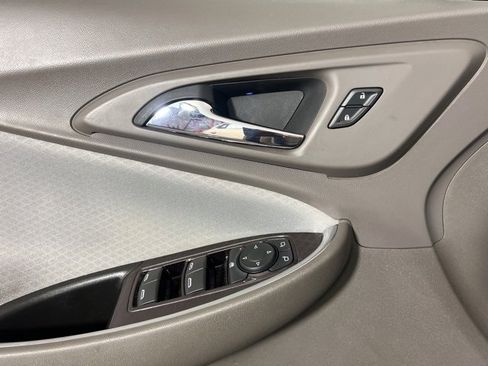 Used 2018 Chevrolet Malibu LT image 24