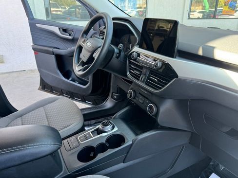 Used 2022 Ford Escape SE image 26