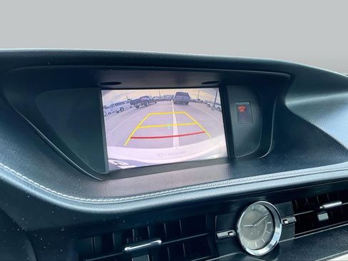 Used 2016 Lexus ES 350 w/ Premium Package w/Wood Trim FWD image 28