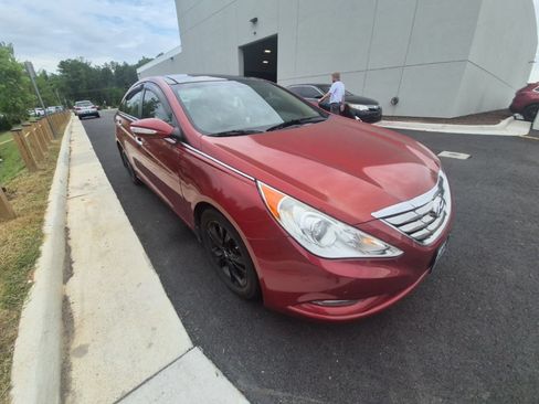 Used 2013 Hyundai Sonata Limited w/ Premium Pkg FWD image 3