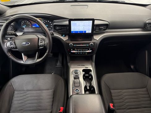 Used 2020 Ford Explorer XLT w/ Comfort Package image 19