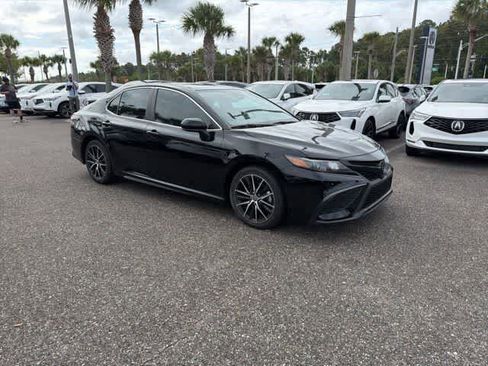 Used 2021 Toyota Camry SE FWD image 14