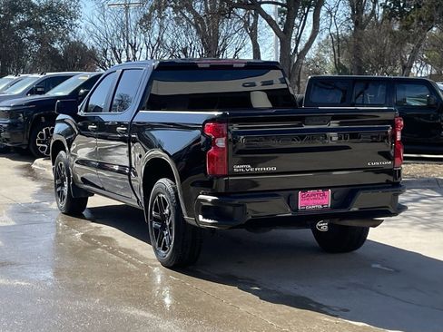 Used 2023 Chevrolet Silverado 1500 Custom image 4
