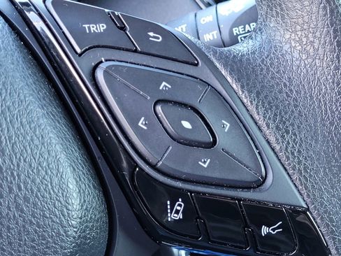 Used 2021 Toyota C-HR LE image 29